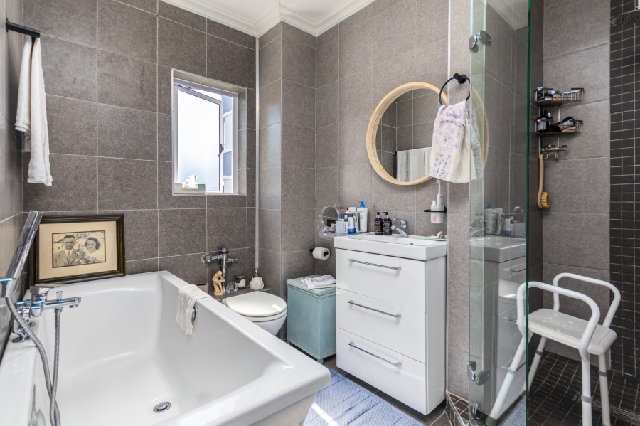 3 Bedroom Property for Sale in Claremont Upper Western Cape